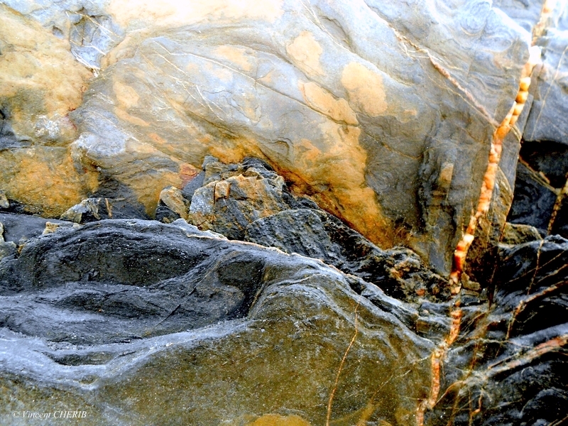 2025-12/1766944780_15-p